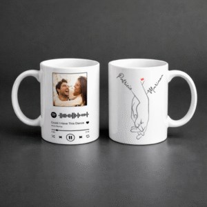 taza blanca romántica con link spotify y nombres